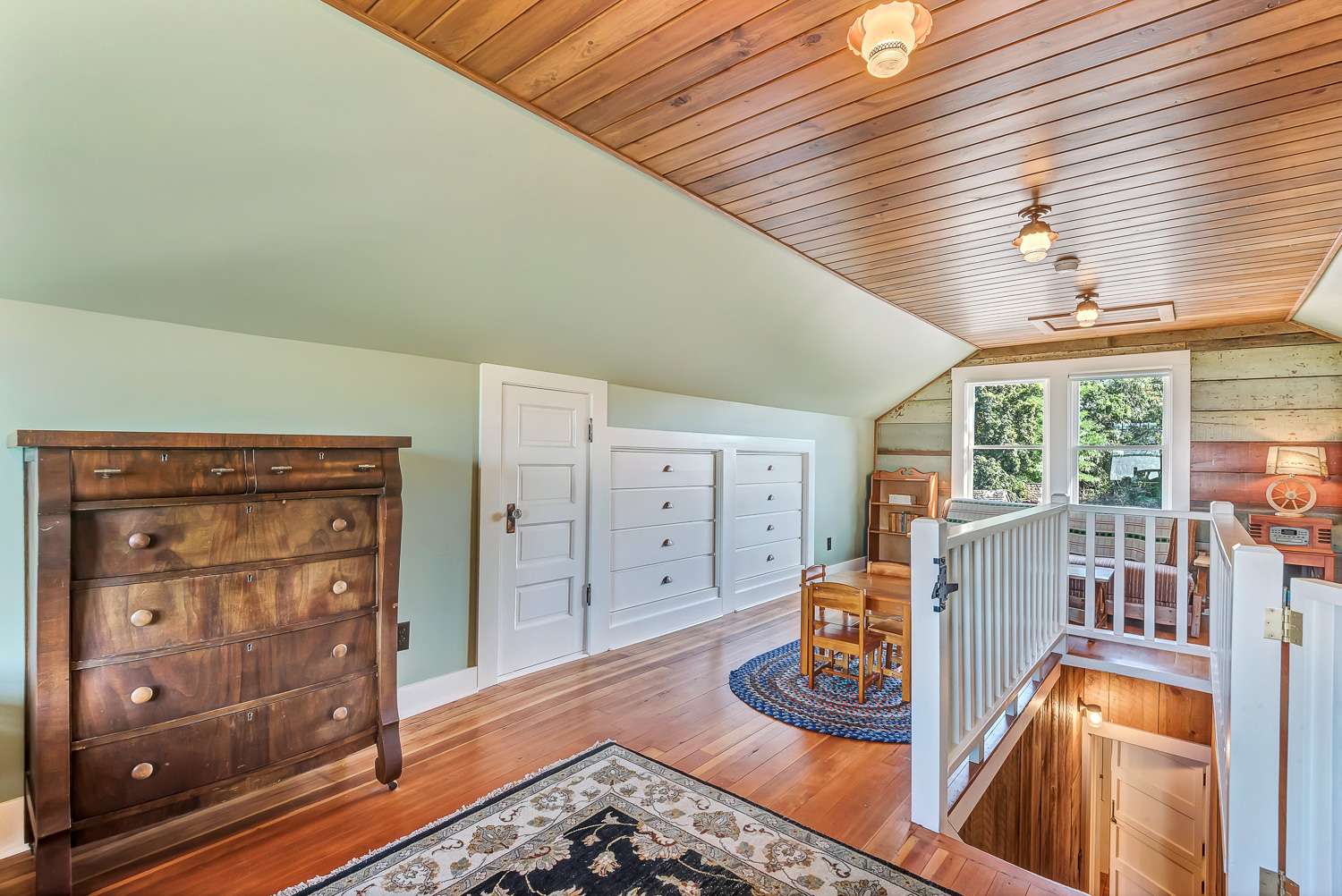 Noble House by Stahancyk House, Bedrooms