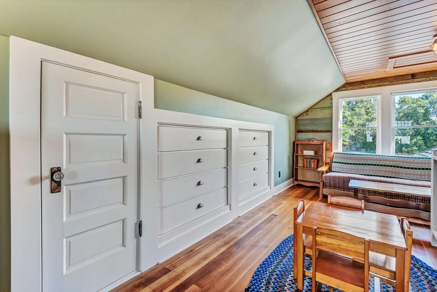 Noble House by Stahancyk House, Bedrooms